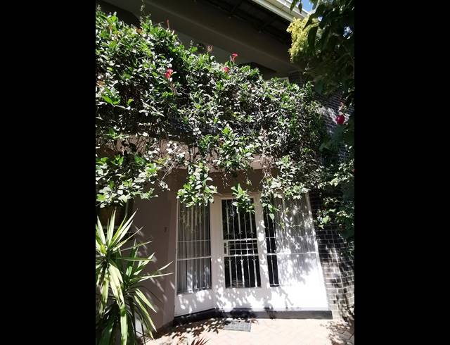 2 BEDROOM APARTMENT FOR SALE IN ROBINDALE